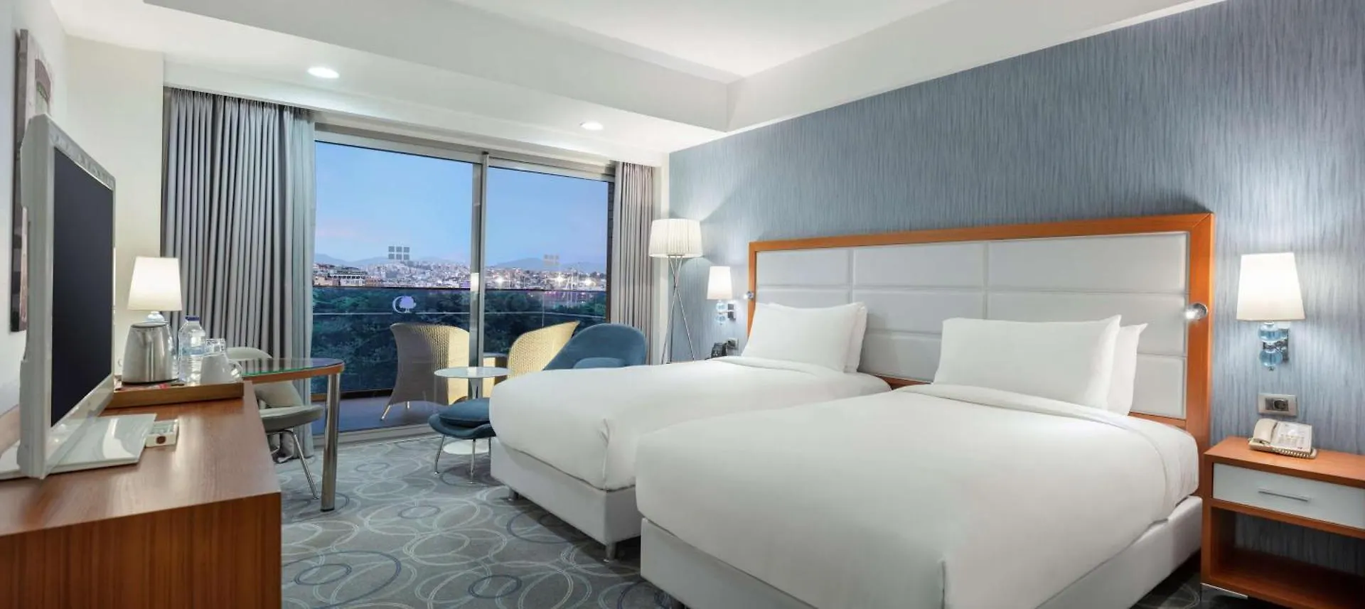 Отель Doubletree By Hilton Кушадасы