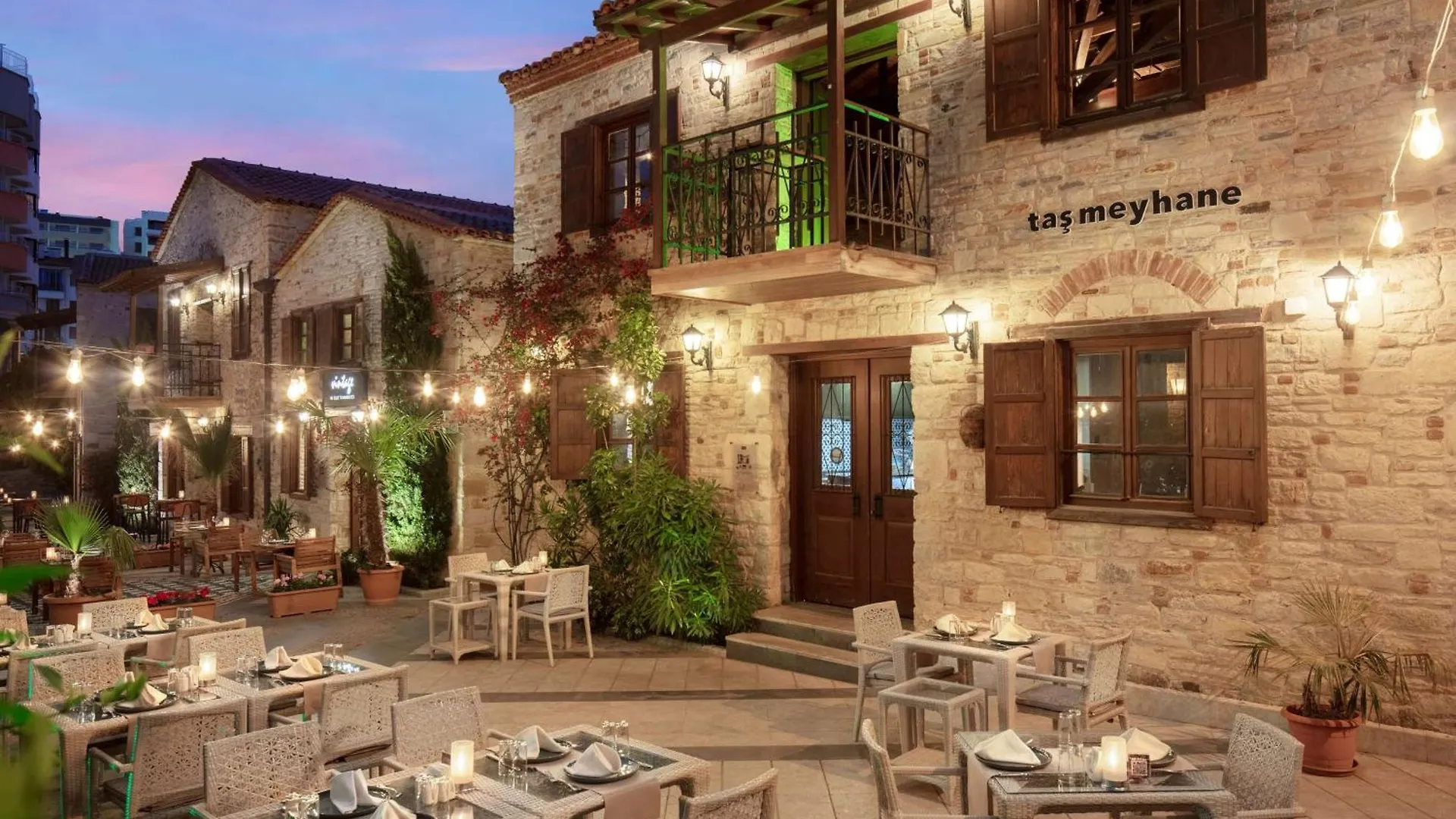 Doubletree by Hilton Kuşadası Hotel Türkiye